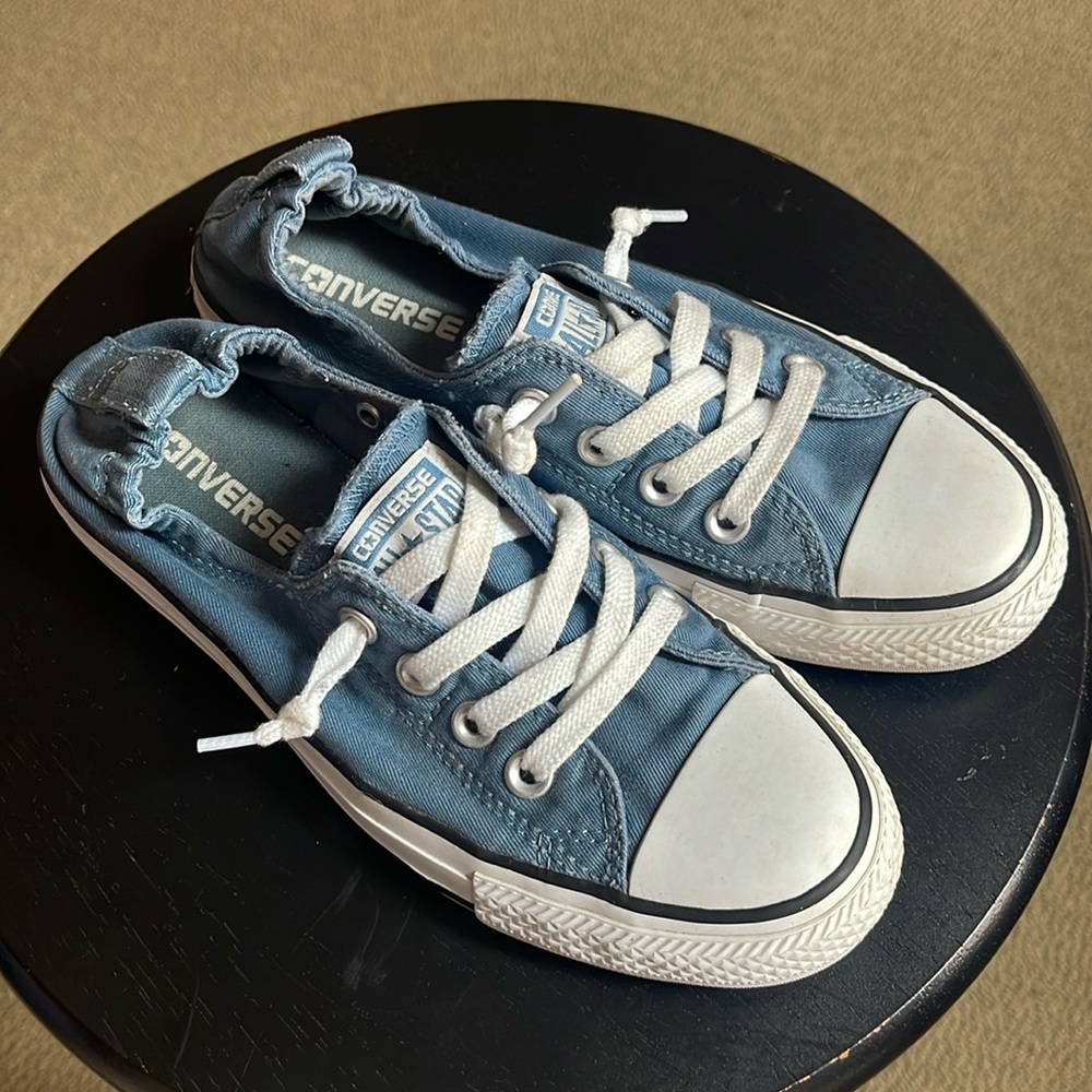 Converse All ⭐️ Star size 6. Used but really good condition.Blue color.